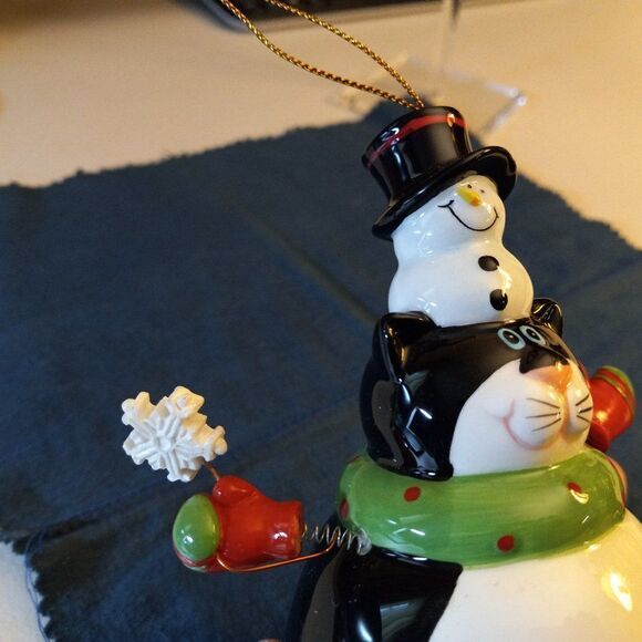 Bell Cat Ornament with Trembling Mittens Cottagecore Grandmacore Holiday - Picture 9 of 11